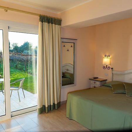 Agriturismo Il Grappolo ลาซีเซ ภายนอก รูปภาพ