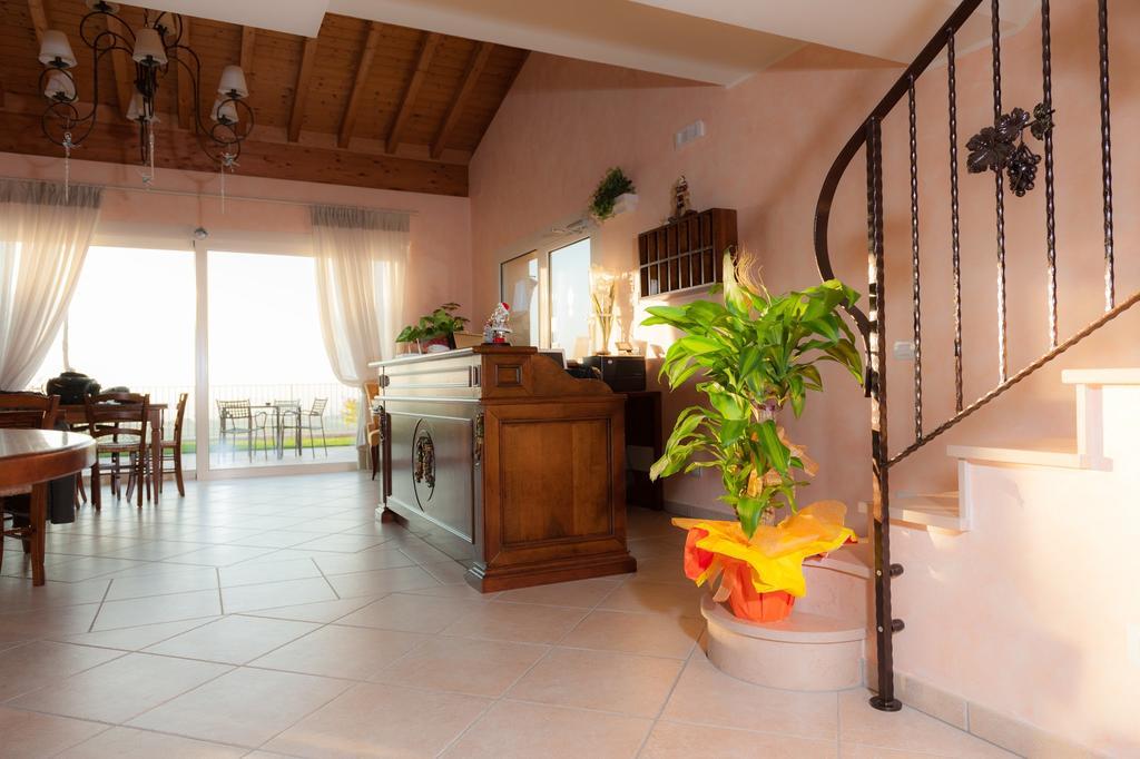 Agriturismo Il Grappolo ลาซีเซ ภายนอก รูปภาพ