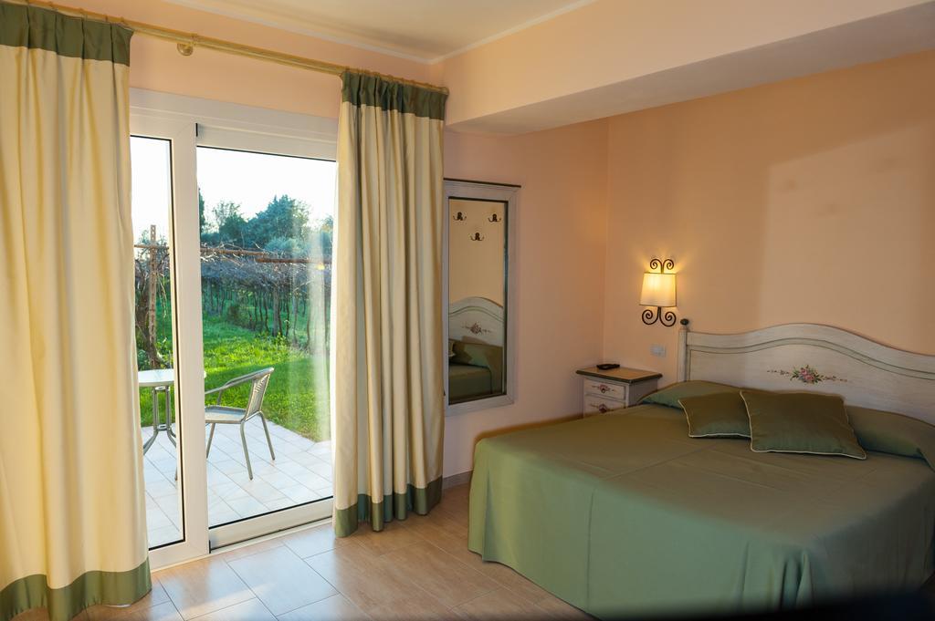 Agriturismo Il Grappolo ลาซีเซ ภายนอก รูปภาพ